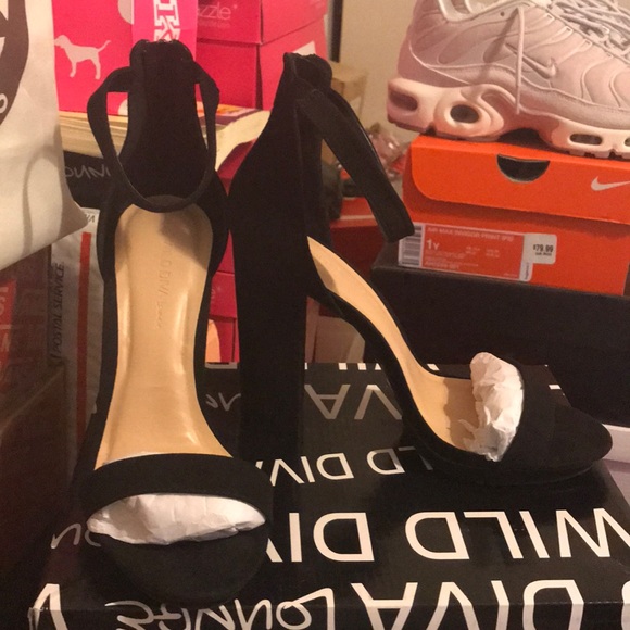 Black Platform chunky heels - Picture 3 of 5